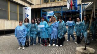 GIORNATA CONTRO LA VIOLENZA NEI CONFRONTI DEGLI OPERATORI SANITARI: ALL’OSPEDALE ‘MAZZONI’ UN FLASH MOB PER SENSIBILIZZARE SUL TEMA